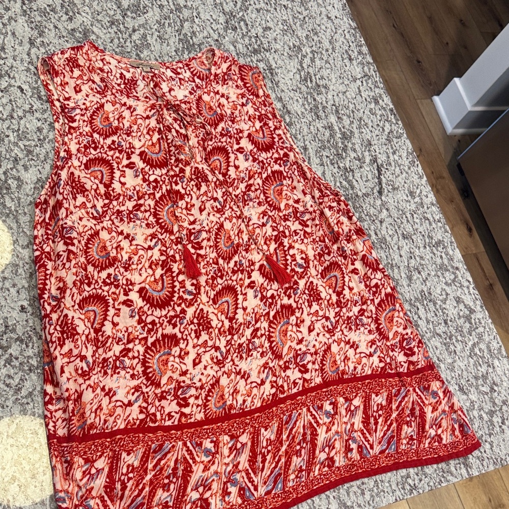 Red and White Sleeveless Top